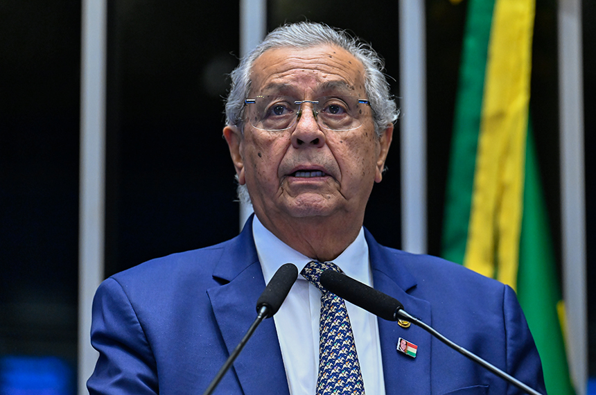 Jayme Campos defende educação de qualidade