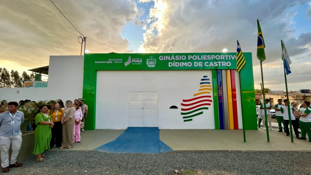 Em Esperantina, Governo do Estado realiza mais de 70 obras em educação, saúde, esporte e infraestrutura