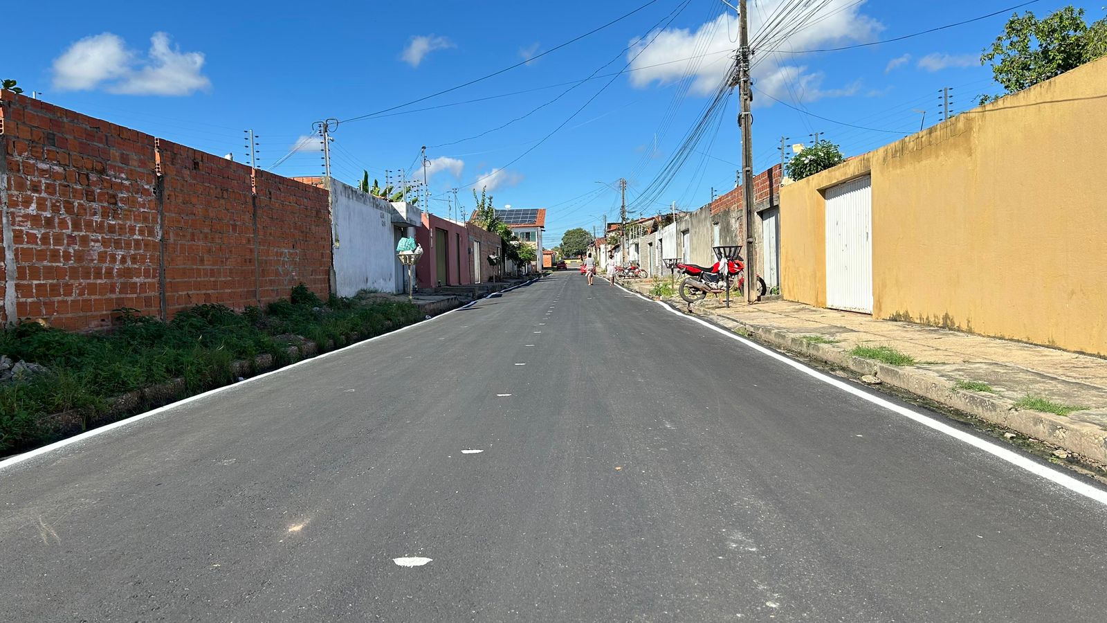 Rafael Fonteles vistoria obras do Programa Mais Asfalto na zona leste de Teresina nesta quinta (21)