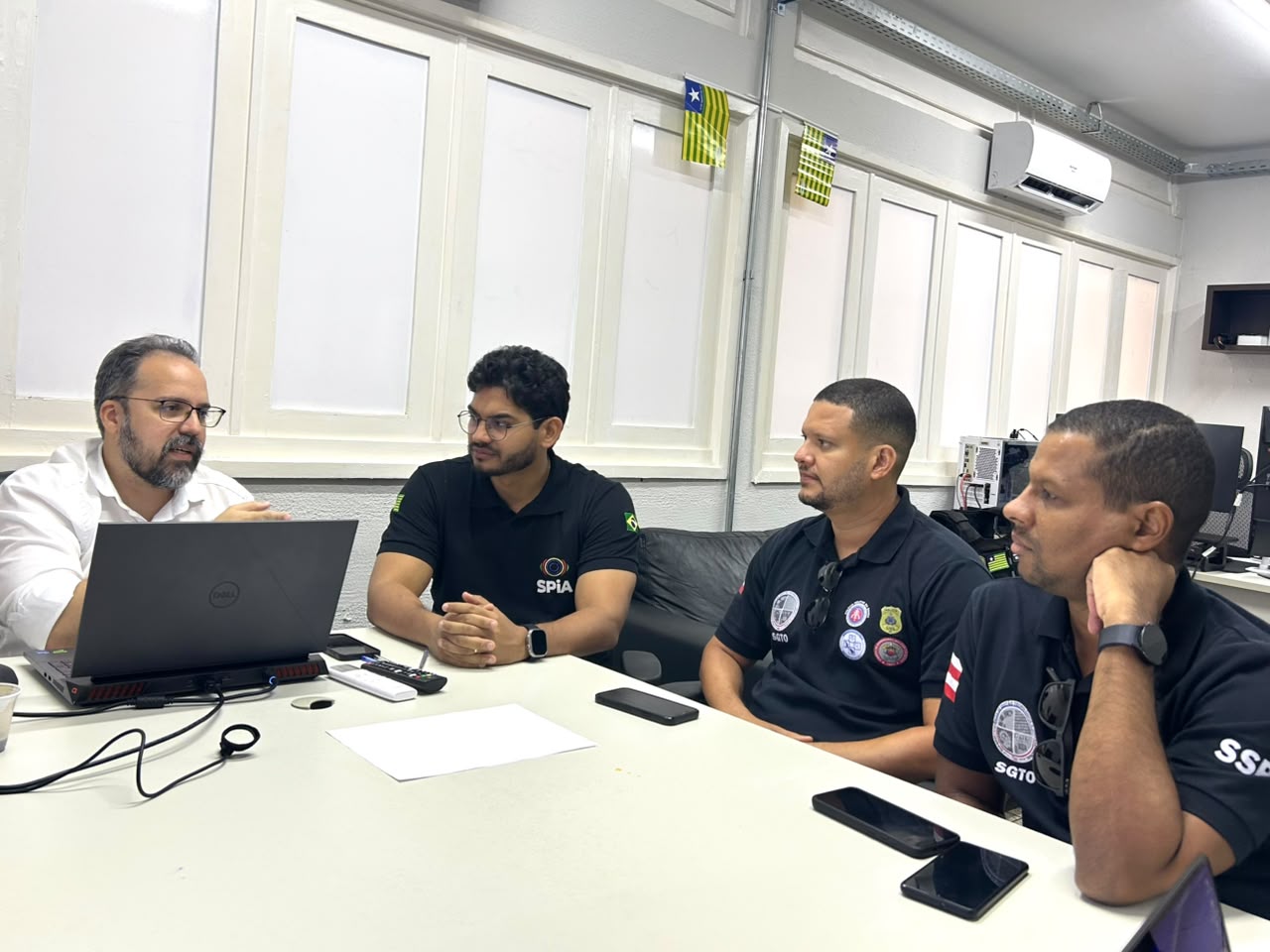 Segurança do Piauí apresenta iniciativas de inteligência e combate ao crime desenvolvidas no estado a representantes da Bahia