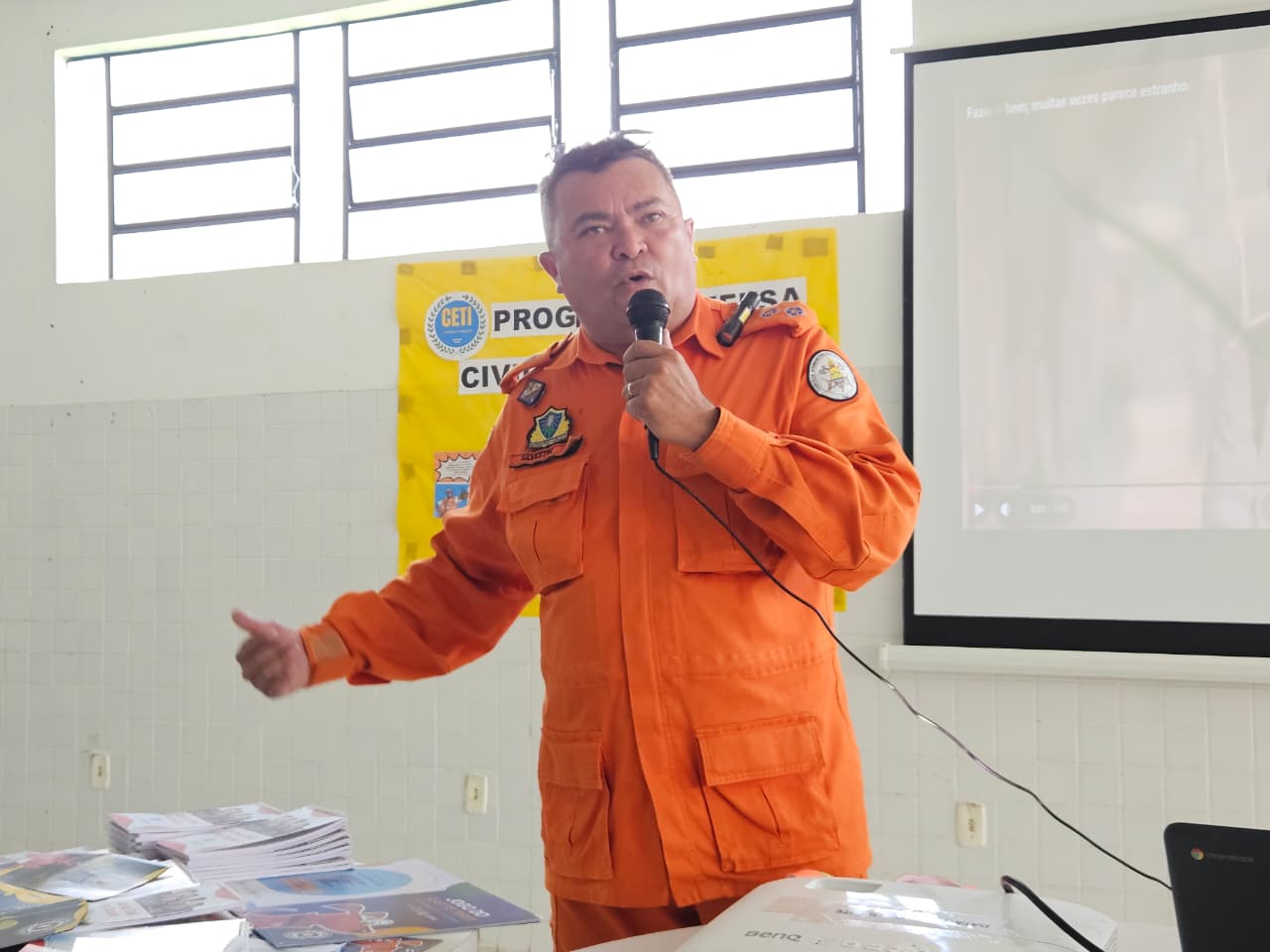 Defesa Civil leva formação sobre prevenção de riscos e primeiros socorros a estudantes de Teresina