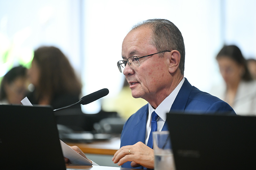 CDH aprova sugestão legislativa de reajuste anual na bolsa do Mais Médicos