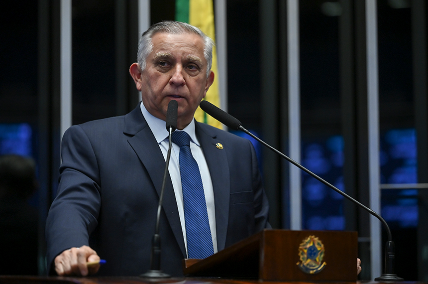 Izalci critica isenção para compras internacionais de até US$ 50