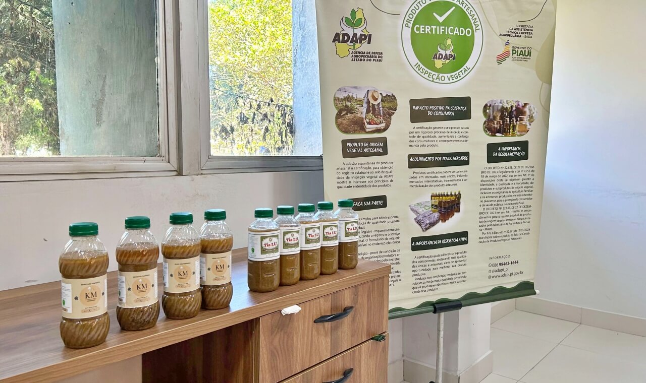 Adapi concede certificado de inspeção vegetal a empresa que produz tempero artesanal em Teresina