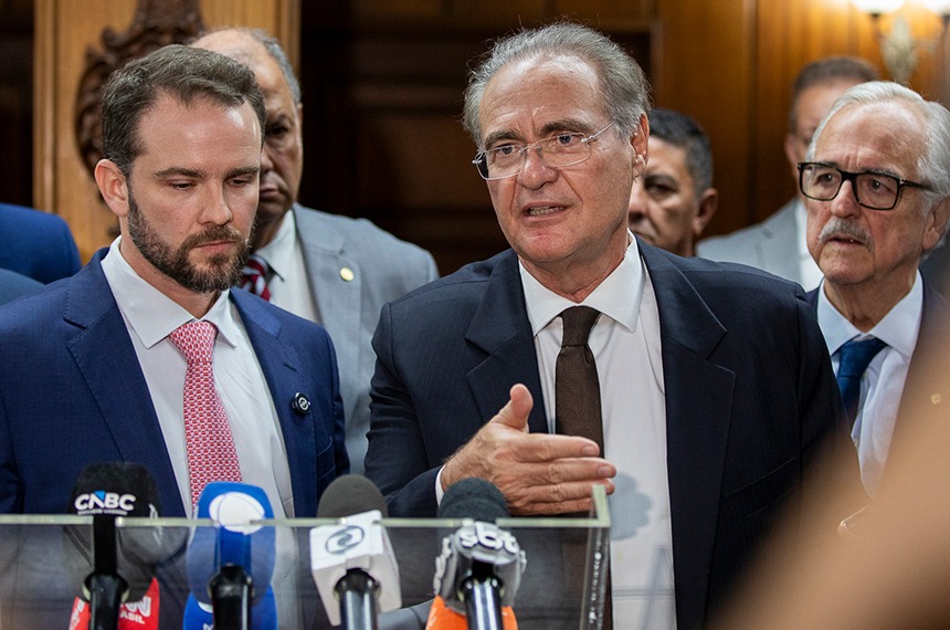 Renan reagenda votação do financiamento ao agro e negocia texto com governo Lula