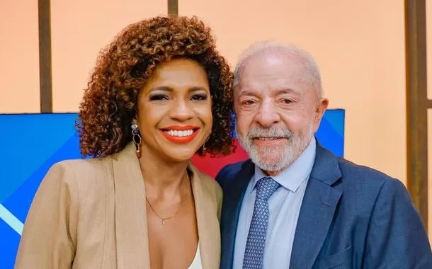 Jornalista se emociona ao citar avanço de mulheres negras em entrevista com Lula