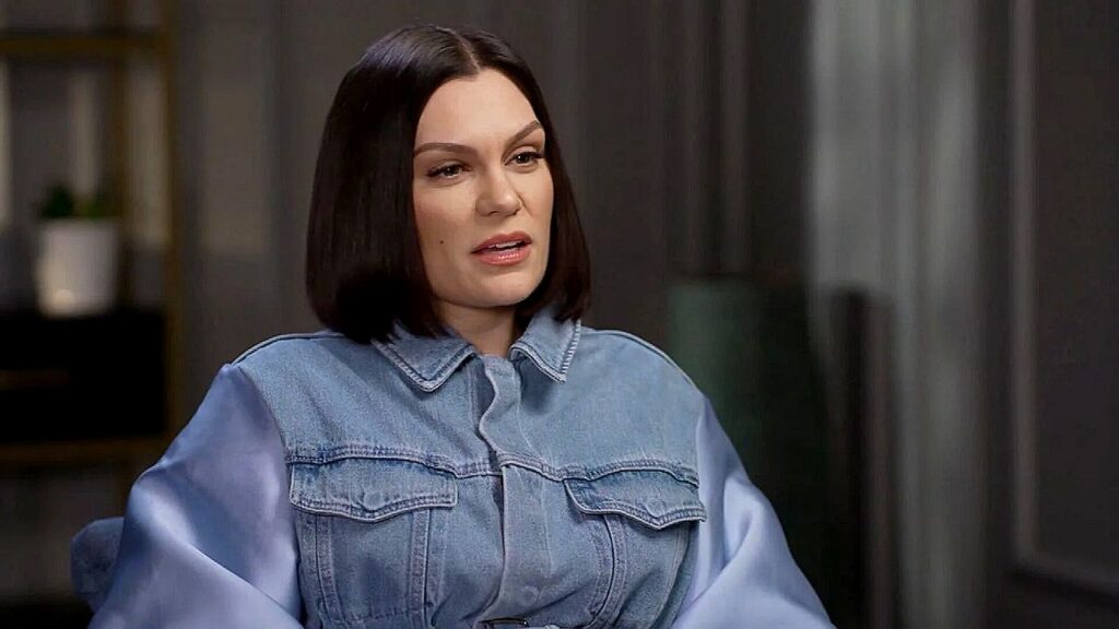 Jessie J celebra remissão após tratamento contra câncer