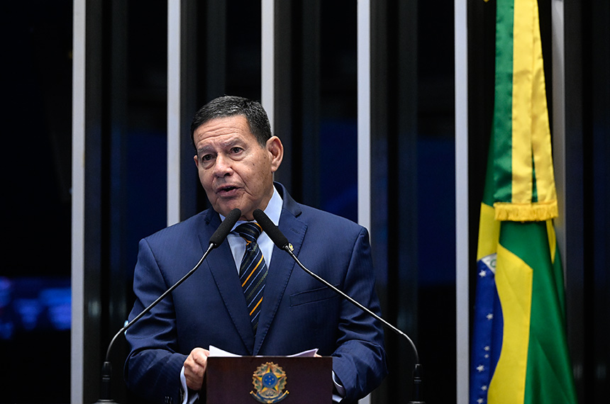 Mourão contesta o programa Desenrola e cobra apoio ao agronegócio do RS