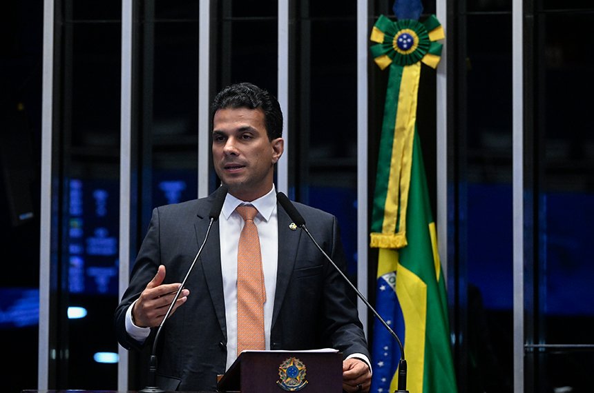 Senador Irajá defende fim da escala 6x1