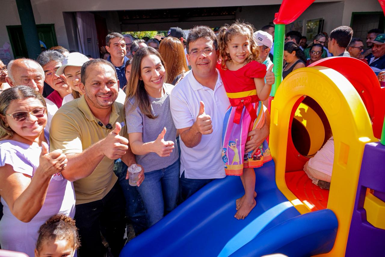 Rafael Fonteles entrega kit creche, anuncia pavimentação de ruas e construção da Arena Reisado em Boa Hora