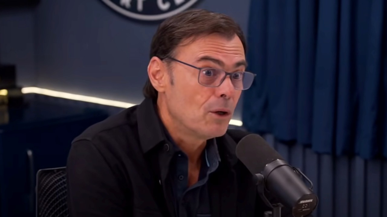 Tino Marcos emociona internet ao pedir emprego e depois anuncia novo projeto para a Copa de 2026