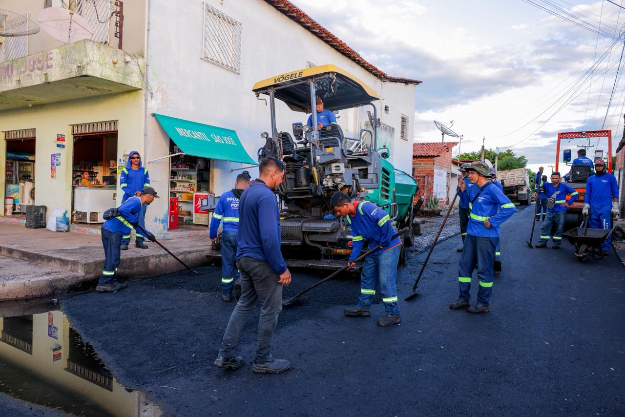 Rafael Fonteles visita obras em São João da Serra e reafirma compromisso com nova rodovia até Santa Cruz dos Milagres