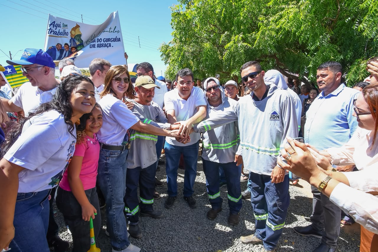 Governador entrega ruas asfaltadas em Colônia do Gurguéia; município recebe R$ 4 milhões de investimentos em mobilidade
