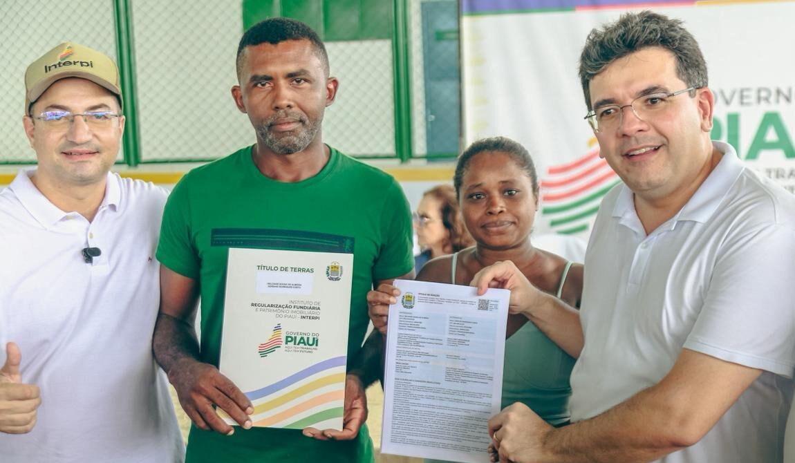 Rafael Fonteles entrega certificados de obras do OPA e títulos de terra para comunidade rural de Teresina nesta segunda (1°)
