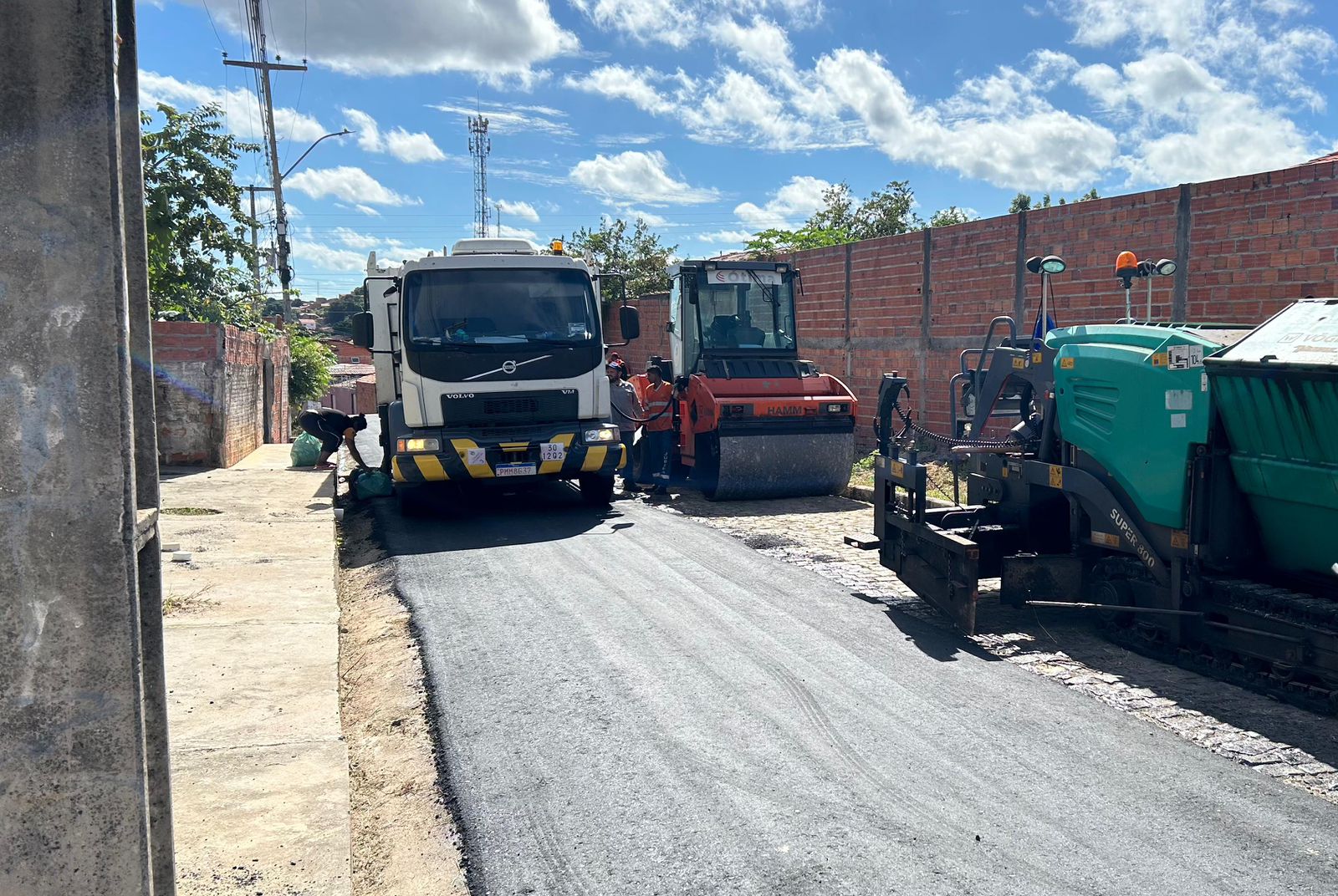 Rafael Fonteles vistoria obras do programa Mais Asfalto na zona norte de Teresina nesta terça (2)