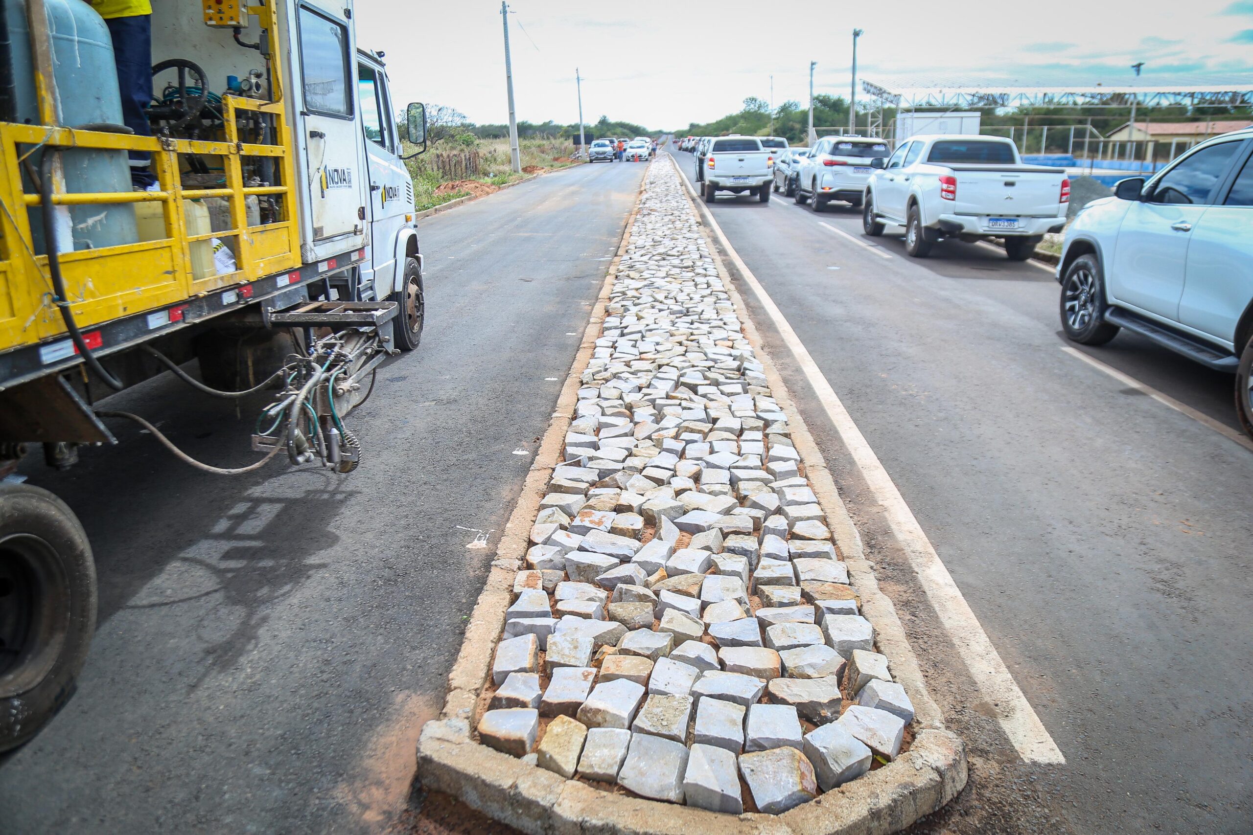 Rafael Fonteles inaugura asfalto que beneficia uma das maiores comunidades rurais de Paquetá