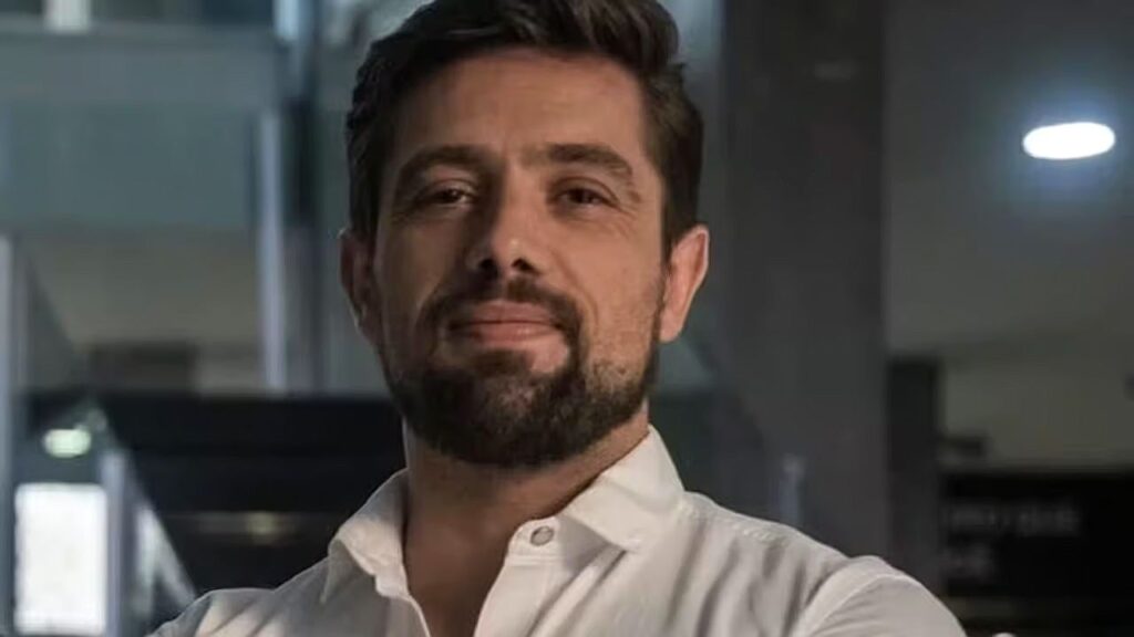 Rafael Cardoso enfrenta recaída e se interna para reabilitação
