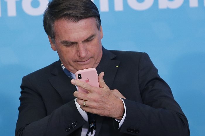 Bolsonaro perde 800 mil seguidores e vê influência digital cair