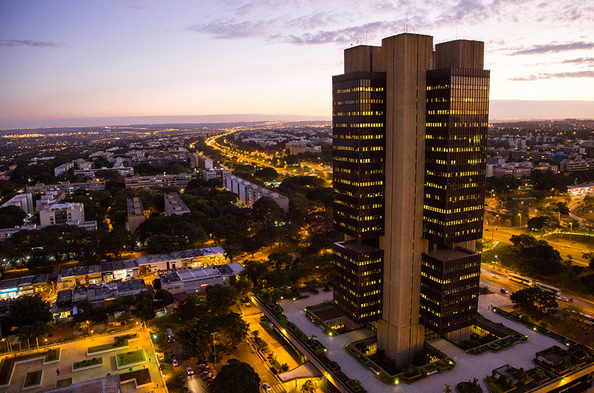 PEC da autonomia do Banco Central está na pauta da CCJ na quarta