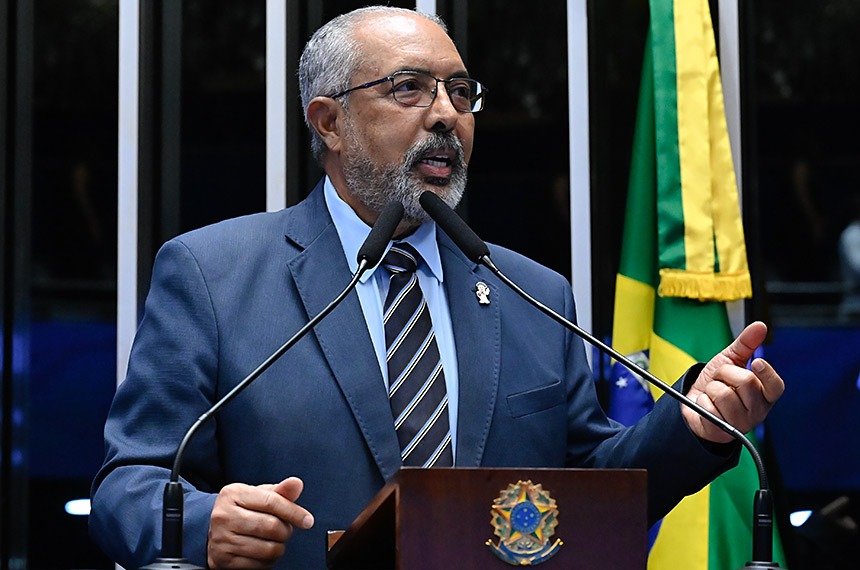 Paim destaca os dois anos da política de cuidado às pessoas com alzheimer