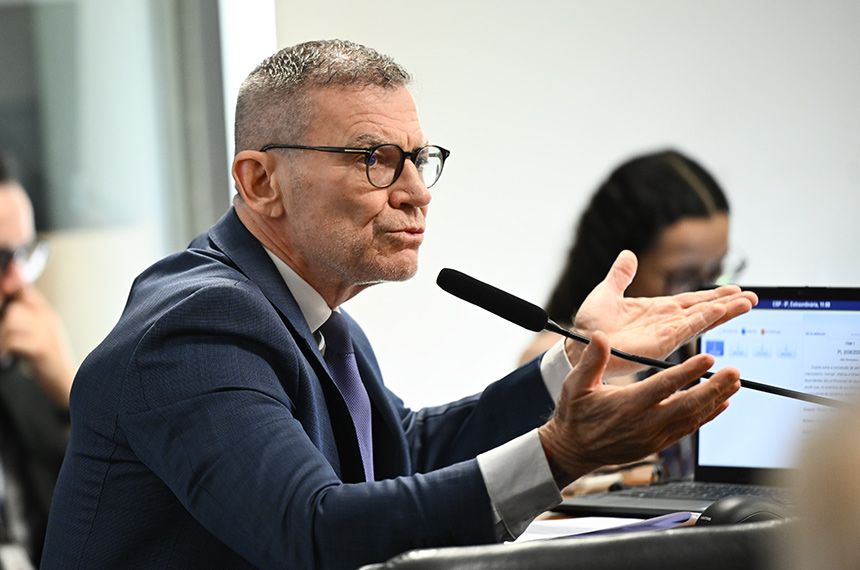 Vai à CCJ projeto com novas regras para revisão de prisão preventiva