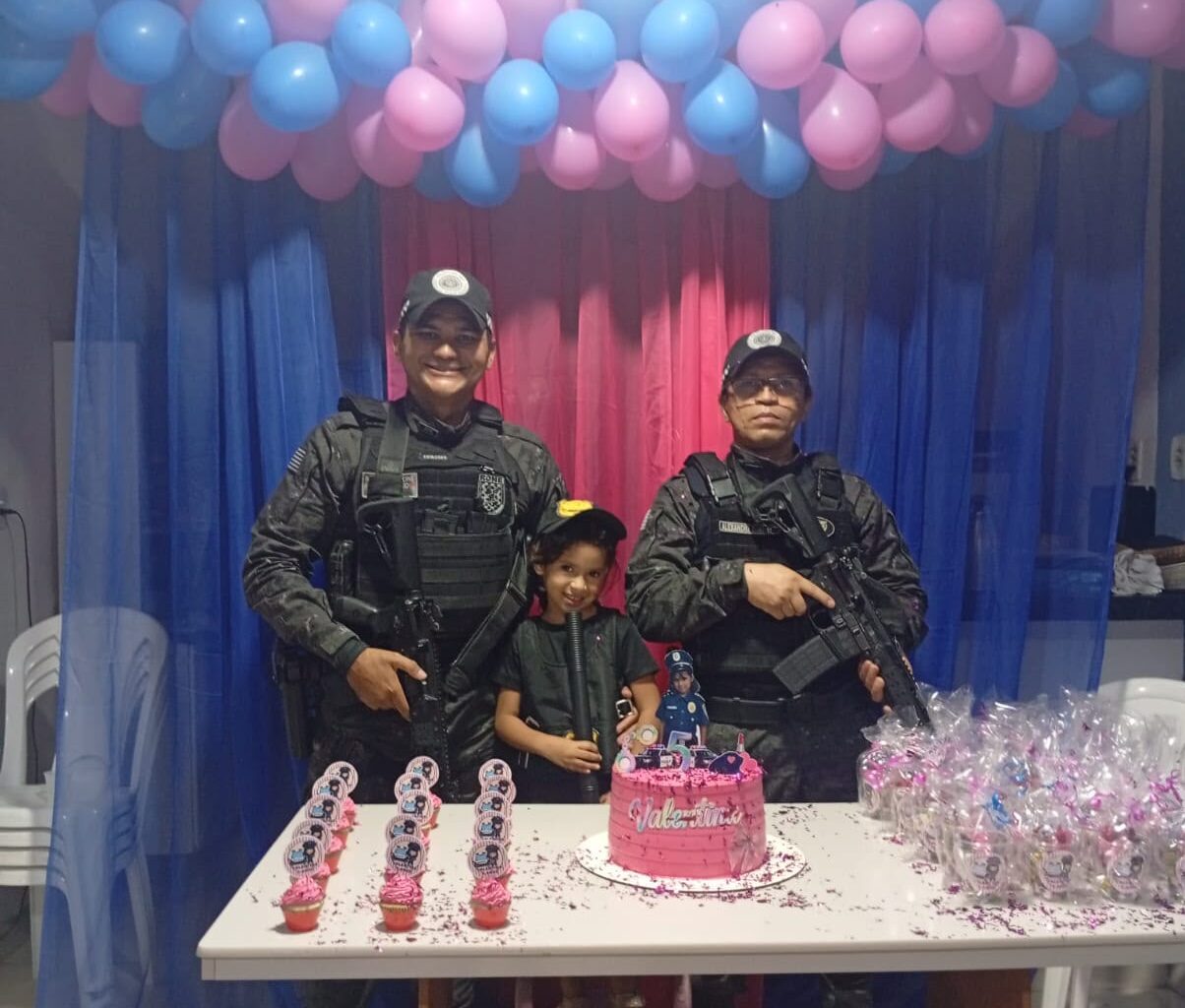 Polícia Militar participa de aniversário de criança admiradora da corporação em Teresina