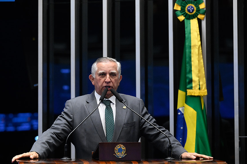 Izalci critica acordo para salvar BRB e cobra apuração de prejuízos