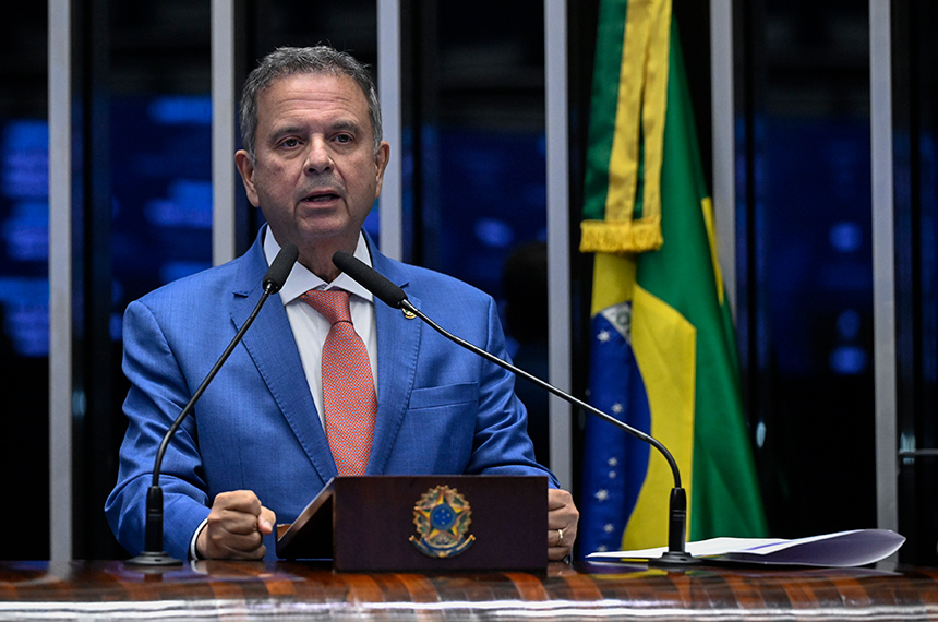 Rogerio Marinho critica política fiscal e alerta para dívida pública