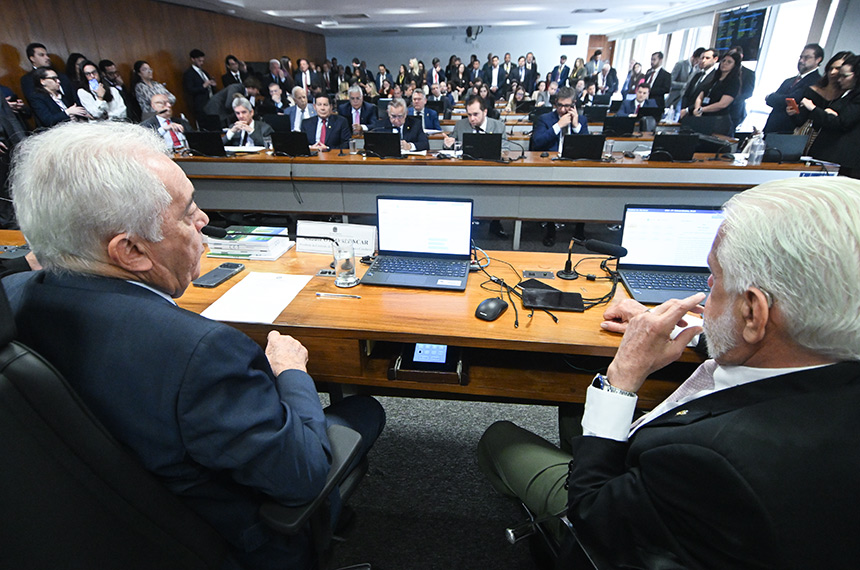 Fiscalização prévia de implantes cirúrgicos é aprovada na CCJ