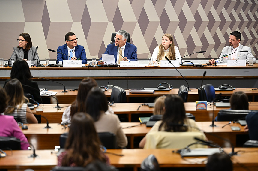 Defensores do ensino domiciliar pedem regulamentação em debate na CDH