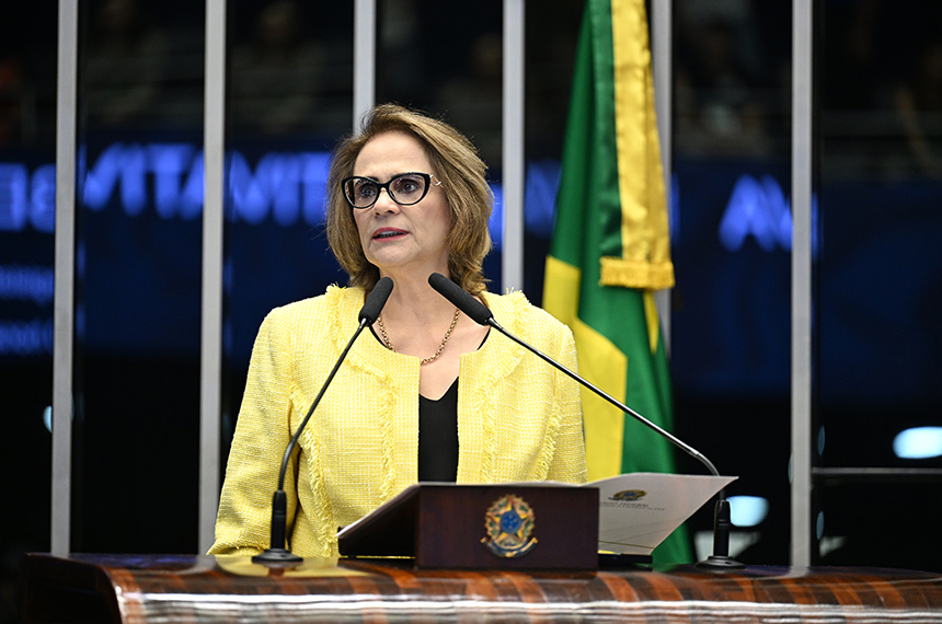 Damares celebra Dia da Marinha e destaca apoio à população da Região Norte