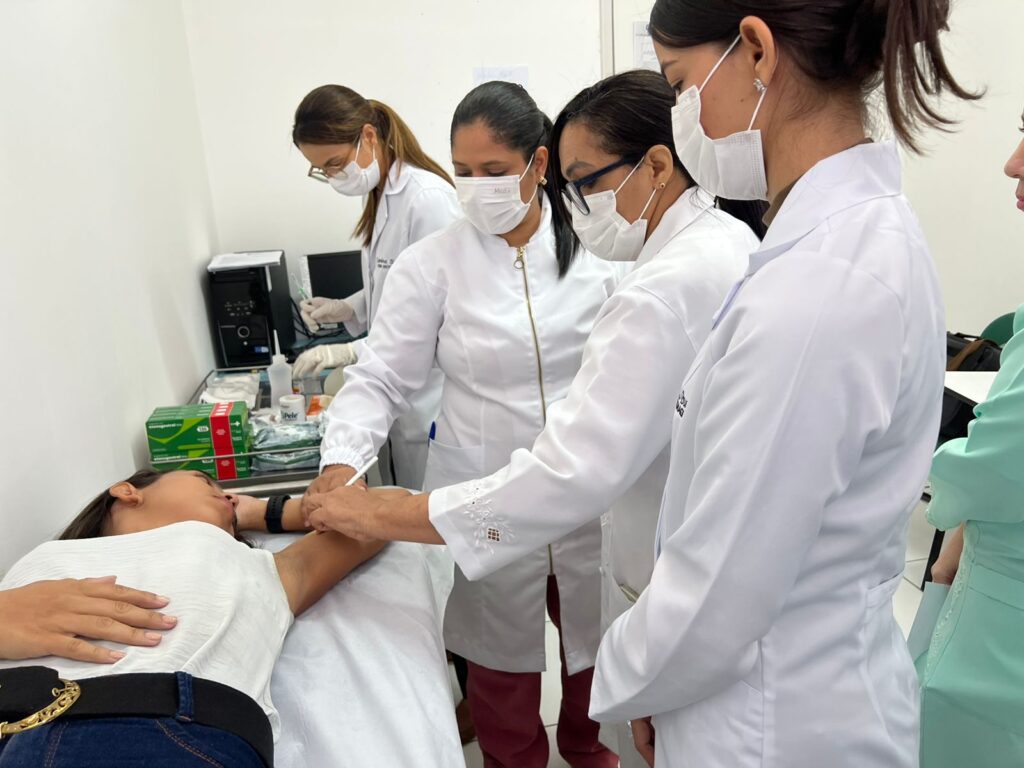Sesapi capacita enfermeiros para inserção de implante contraceptivo para fortalecer planejamento reprodutivo