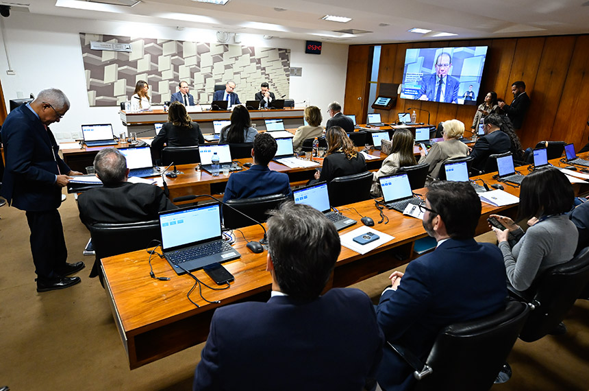 CAE vota benefícios para pesquisadores, 'soldados da borracha' e microempresas