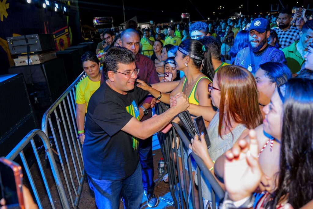 Folguedos São João reúne milhares de pessoas em Teresina e governador destaca geração de renda e valorização da cultura nordestina