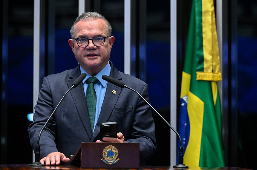 Wellington Fagundes homenageia padre Nazareno Lanciotti