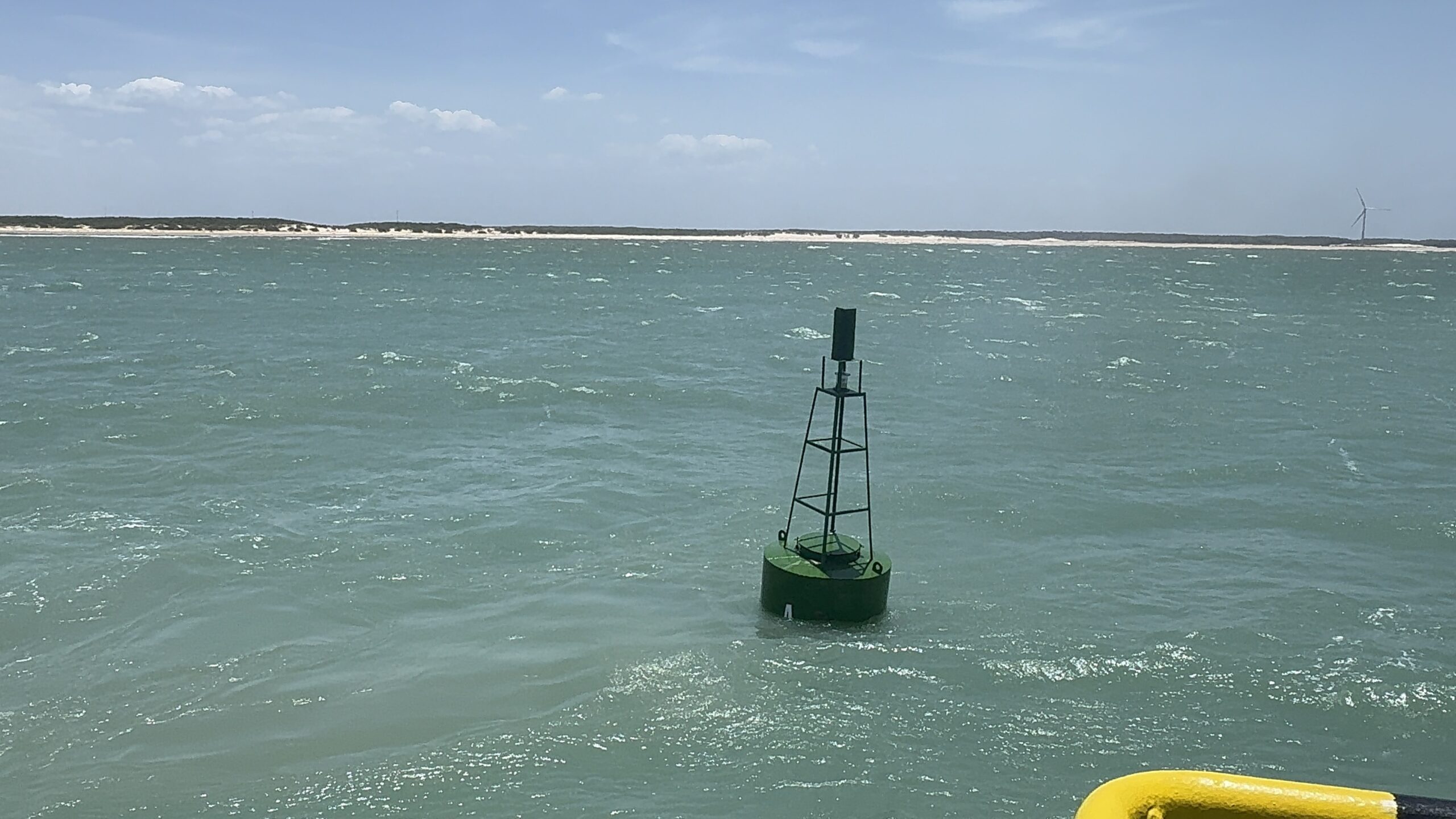 Canal de navegação do Porto Piauí recebe balizamento e iluminação para operação segura de grandes embarcações