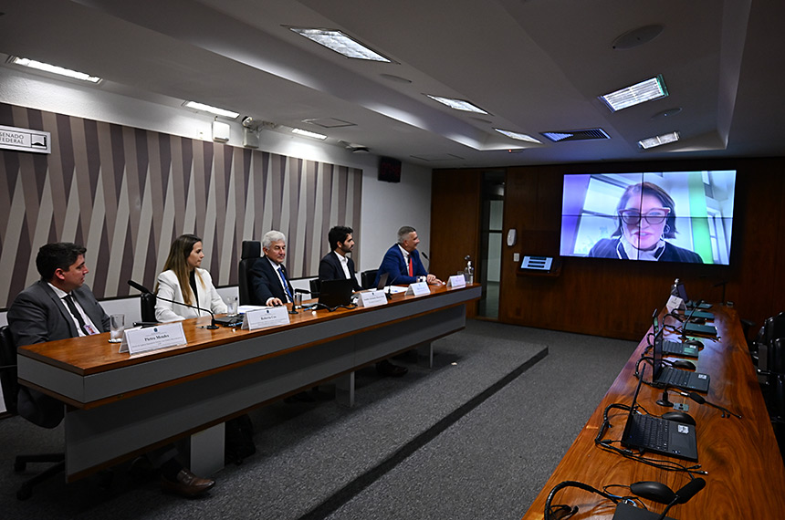 Debatedores defendem regulamentação da exploração de energia no mar