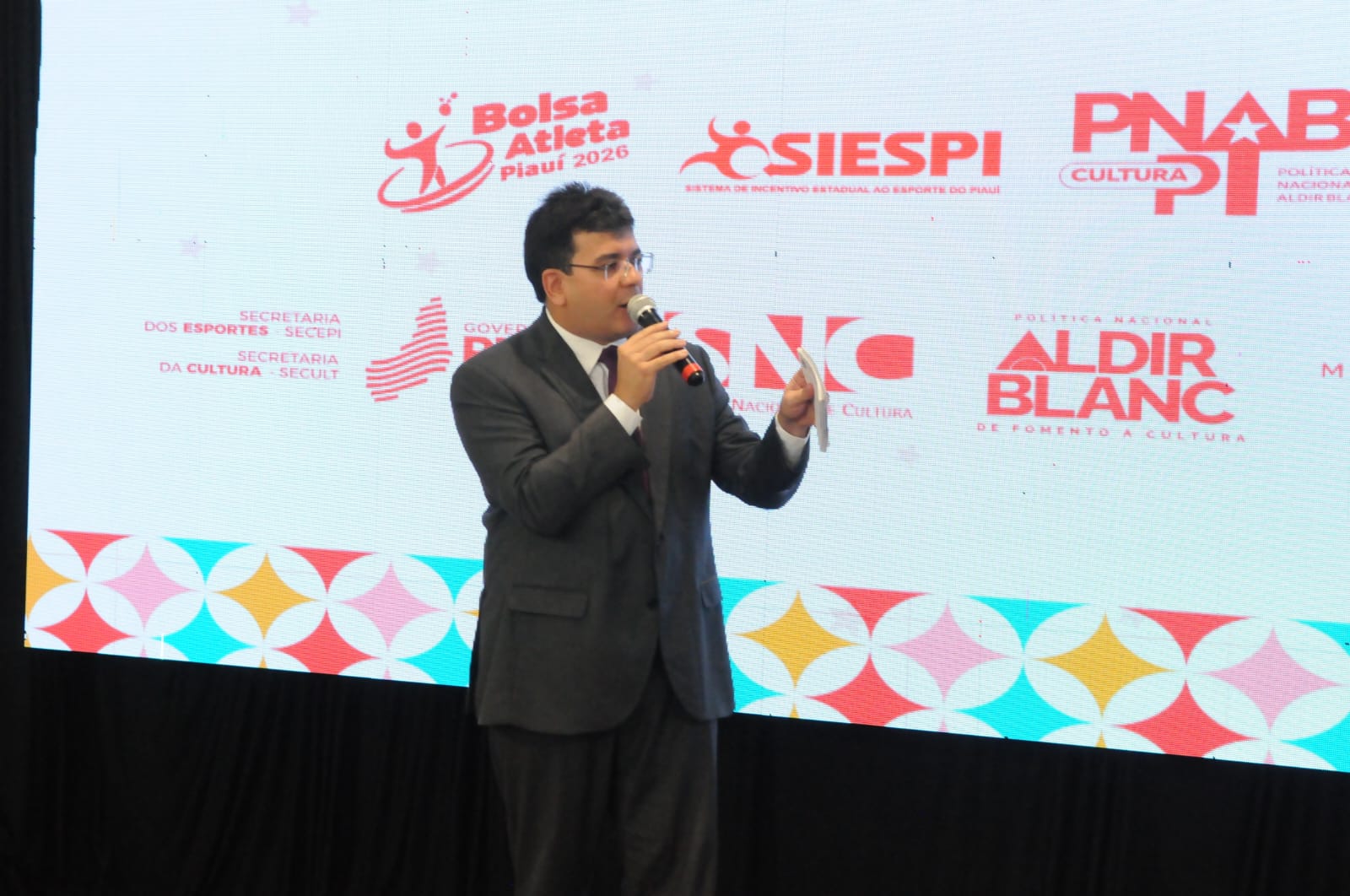 Governador anuncia liberação de R$ 15,7 milhões para projetos contemplados no segundo ciclo da Aldir Blanc no Piauí