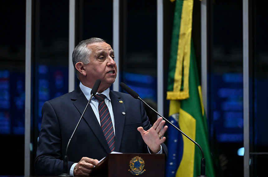 Izalci critica fim da 'taxa das blusinhas'