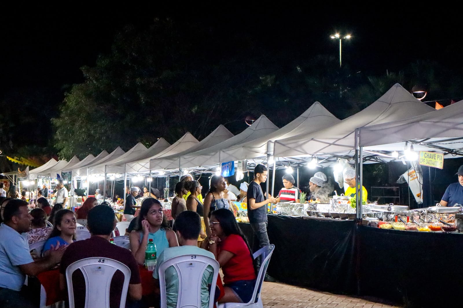 Culinária típica ganha destaque e impulsiona pequenos empreendedores no 48º Encontro Nacional de Folguedos do Piauí