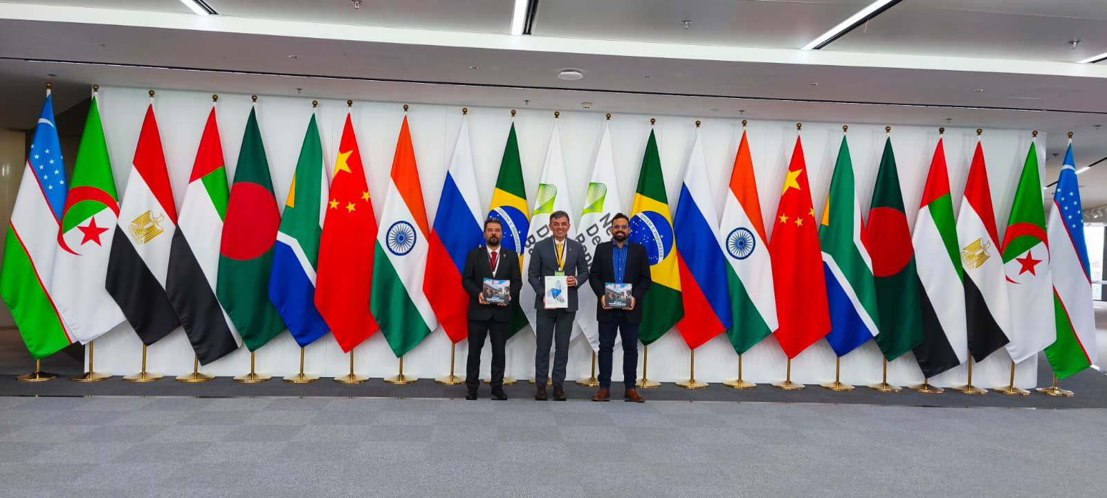 Na China, reitor da Uespi visita Novo Banco dos BRICS e busca investimentos para projetos da universidade