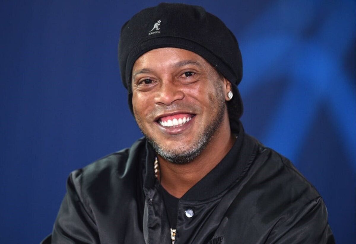 Aos 46 anos, Ronaldinho volta ao futebol e vai jogar na Itália