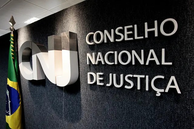 Já pensou um trabalho que te dá 6 meses de férias? Ele existe!